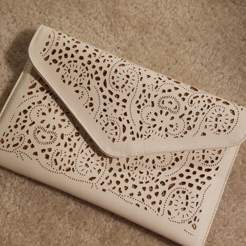 Beautiful Clutch/Crossbody Envelope Purse